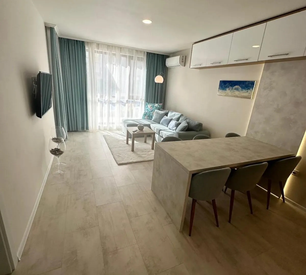 Pool Apartment On The Beach Burgas